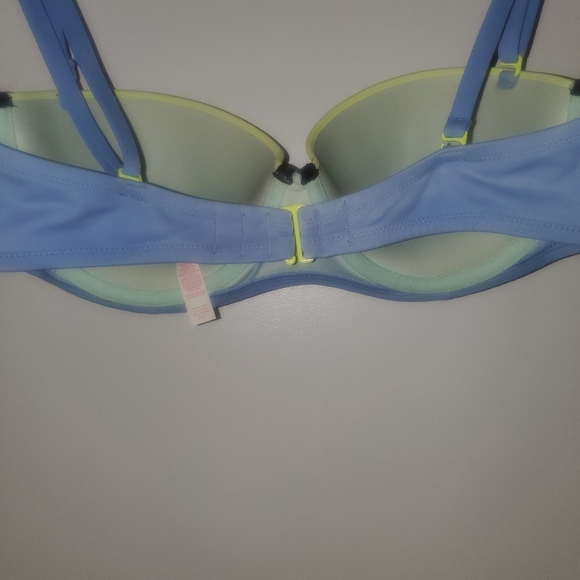 Victoria's Secret Strapless bikini top - Picture 2 of 3